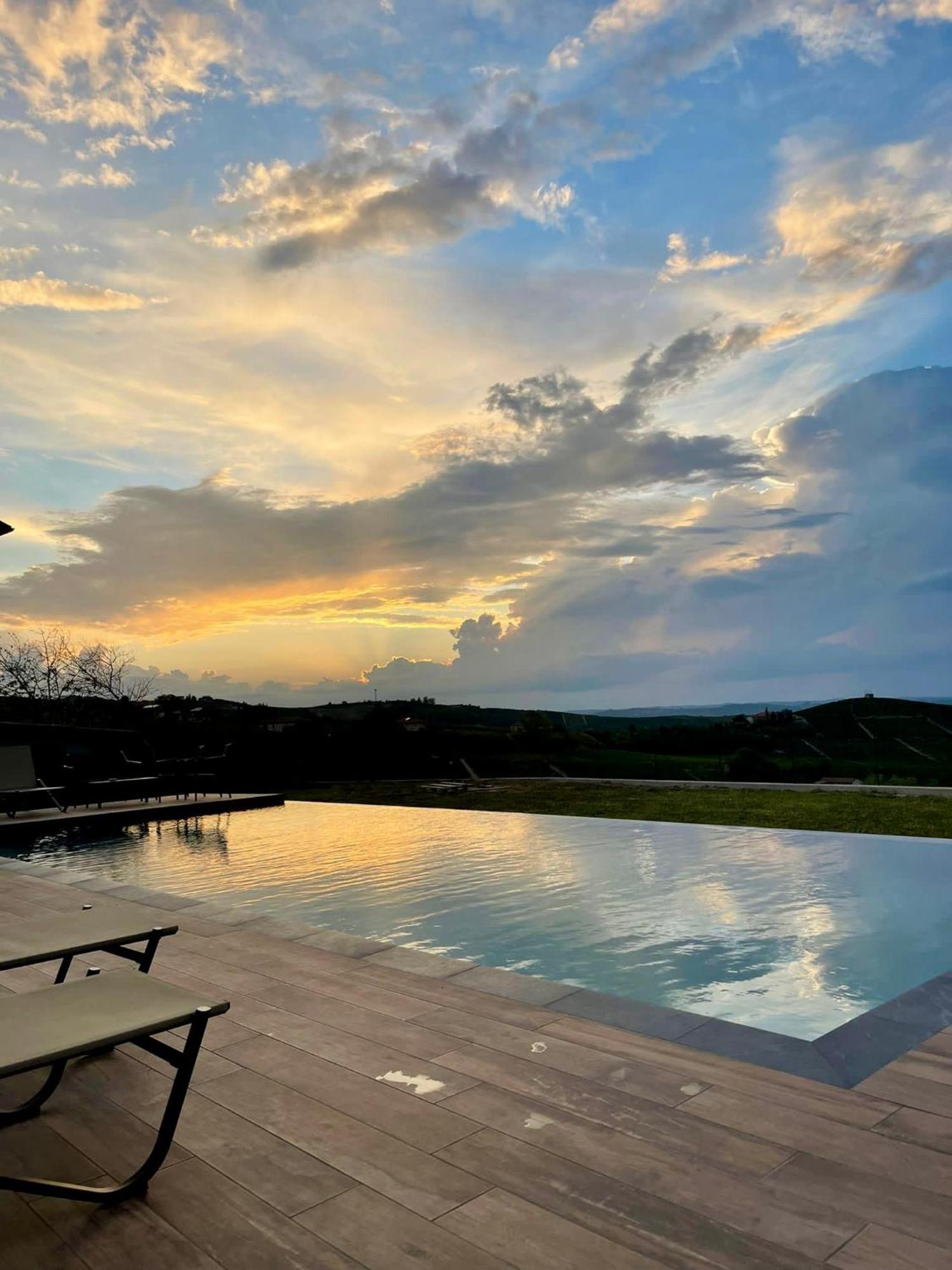 Villa Barbero Alba Langhe Mango Zewnętrze zdjęcie